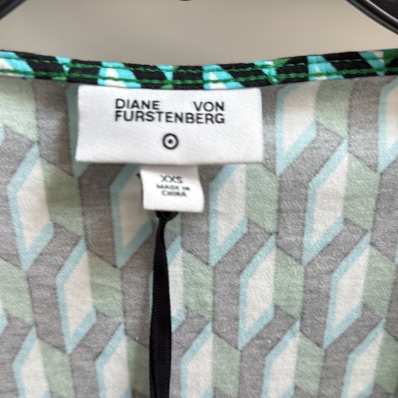 Diane Von Furstenberg Green and White Sheath Wrap Dress - Picture 2 of 5